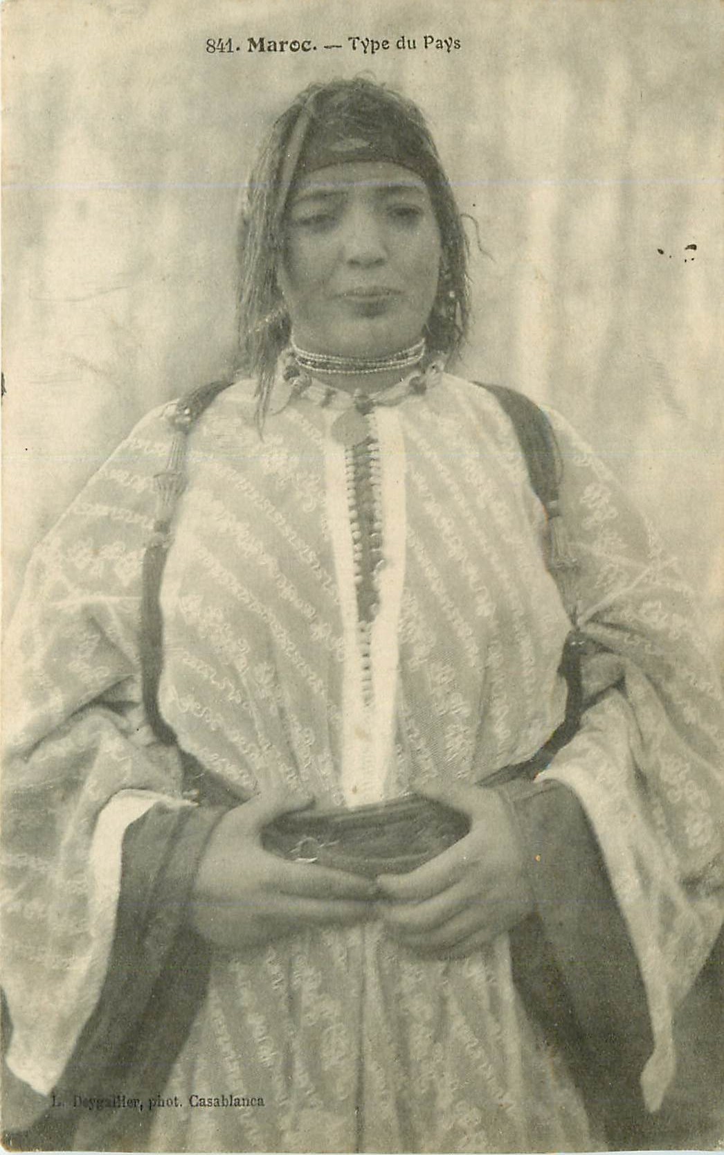 WW MAROC. Femme arabe type du Pays 1915
