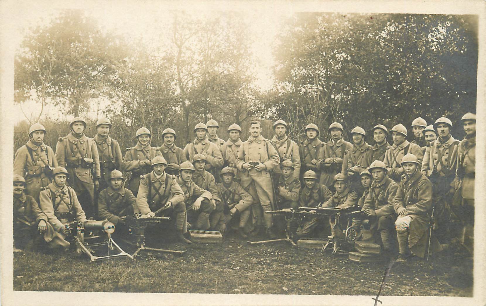 WW 78 BONNIERES-SUR-SEINE. Groupe de Soldats avec mitrailleuses 1915