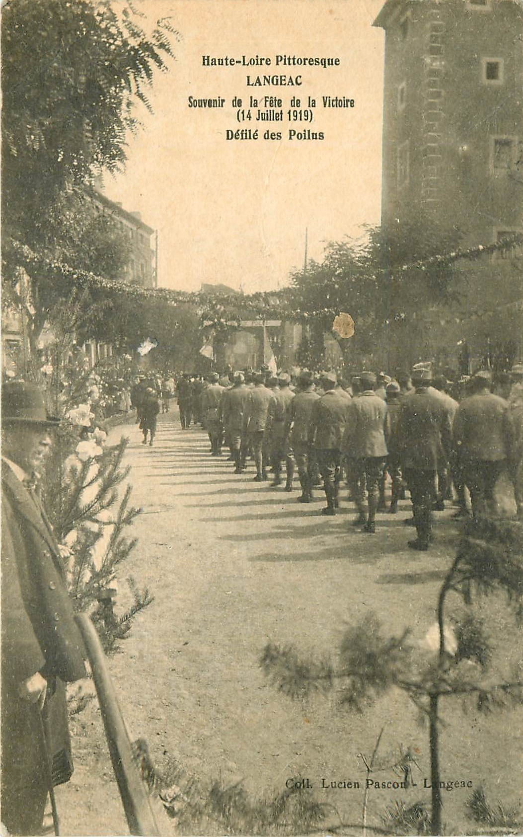 WW 43 LANGEAC. Guerre 1914-18 Défilé des Poilus en souvenir de la Fête de la Victoire 1927