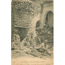 WW ALGERIE. Femmes moulant le Blé et Filant la Laine