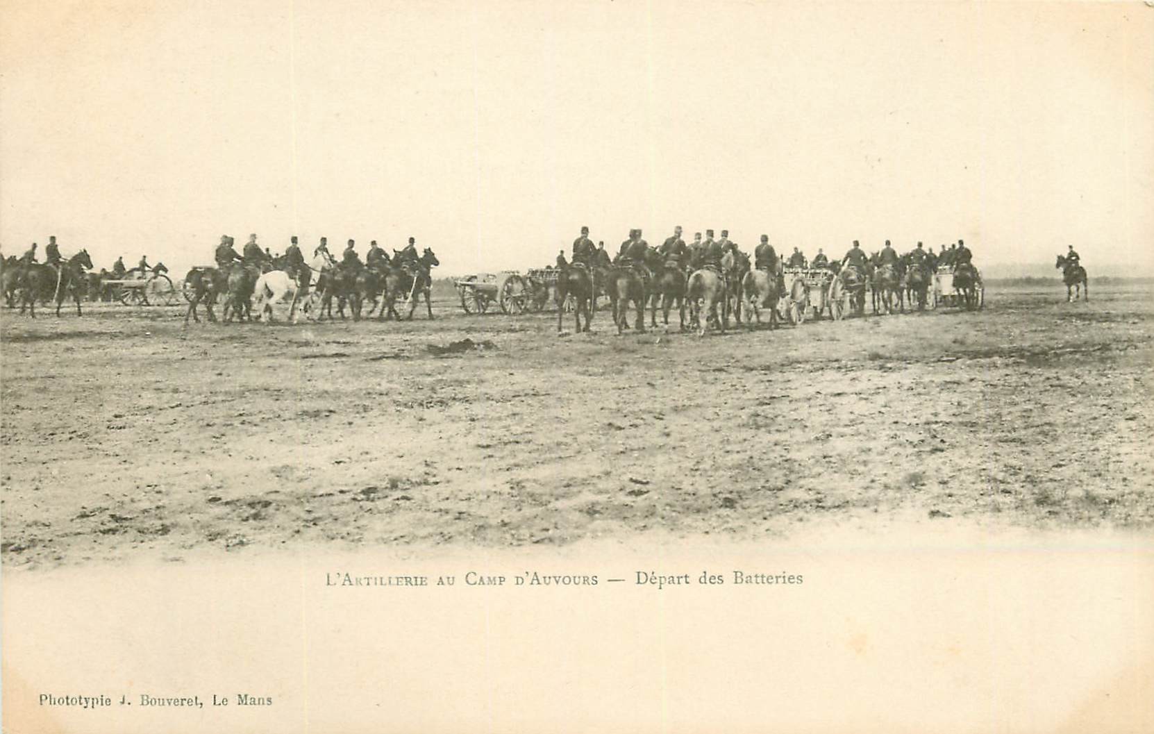 WW MILITAIRES. Artillerie au Camp d'Auvours départ des Batteries vers 1900