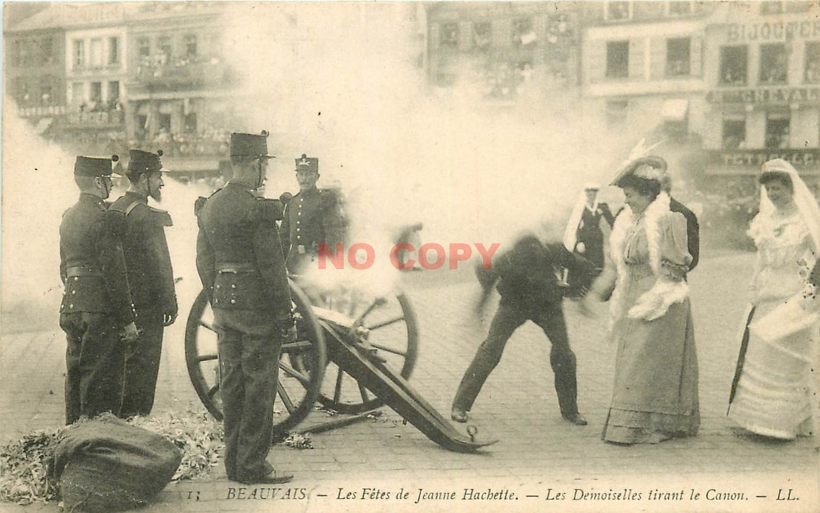 60 BEAUVAIS. Demoiselles tirant le Canon Fêtes Jeanne Hachette 1906
