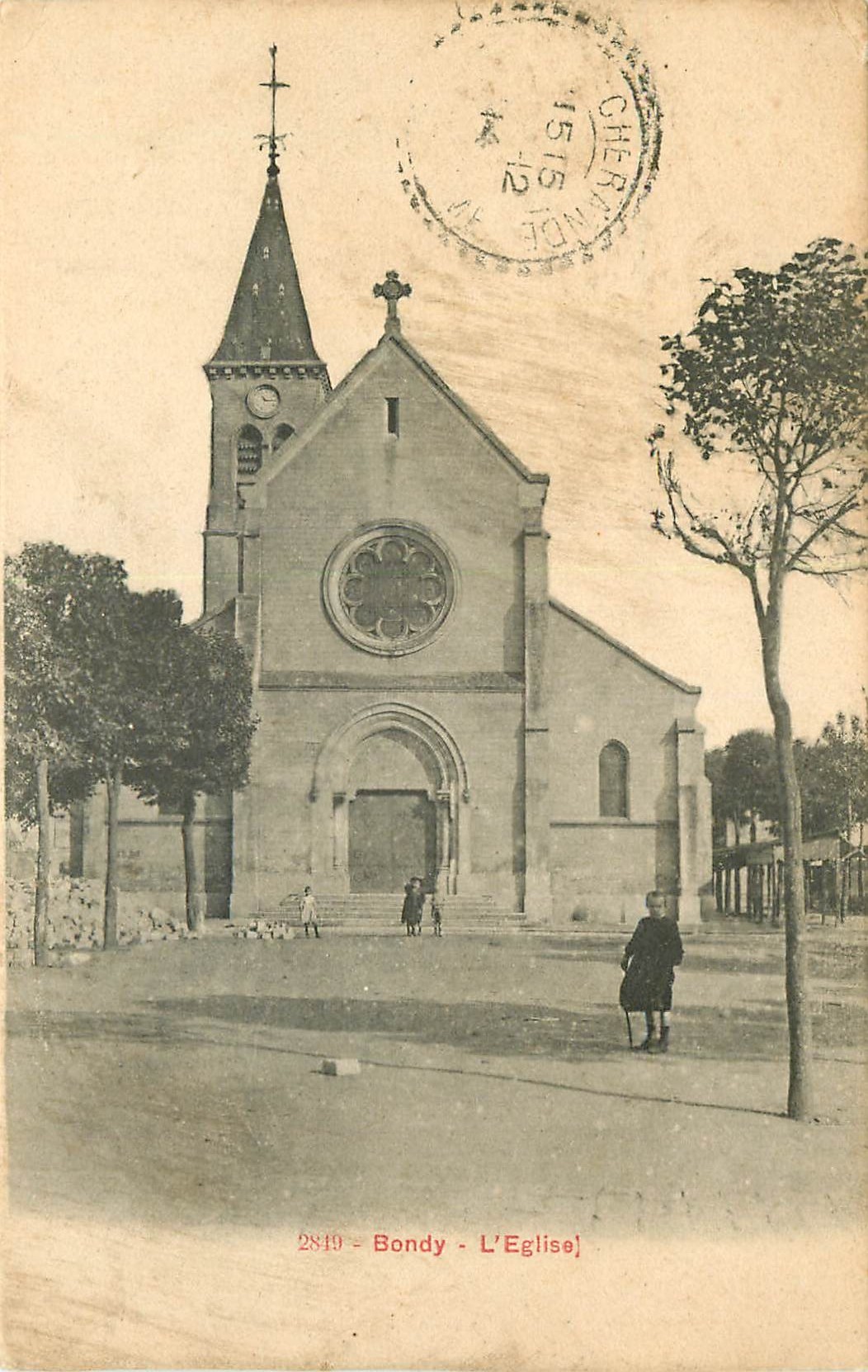 WW 93 BONDY. Pavés devant l'Eglise 1914