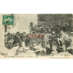 WW 65 LOURDES. Les Malades en chaises roulantes aux Piscines 1913