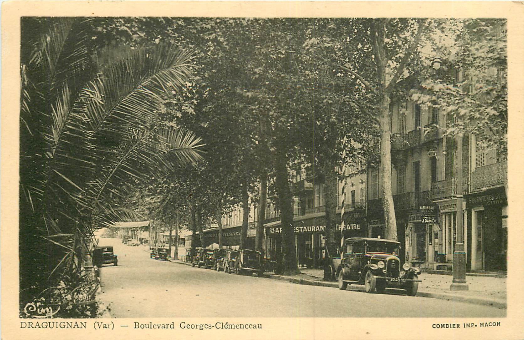 WW 83 DRAGUIGNAN. Voitures Boulevard Georges Clémenceau