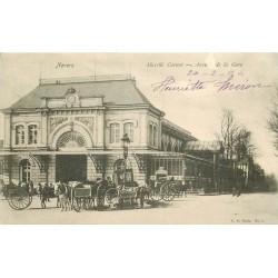 58 NEVERS. Attelages au Marché Carnot Avenue de la Gare 1904