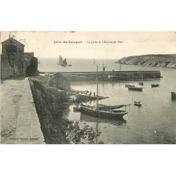 WW 29 LE CONQUET. La Jetée et Barques de Pêcheurs à l'Entrée du Port 1922