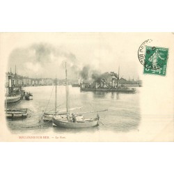 WW 62 BOULOGNE-SUR-MER. Navire dragueur de vase et Barques de Pêcheurs vers 1908