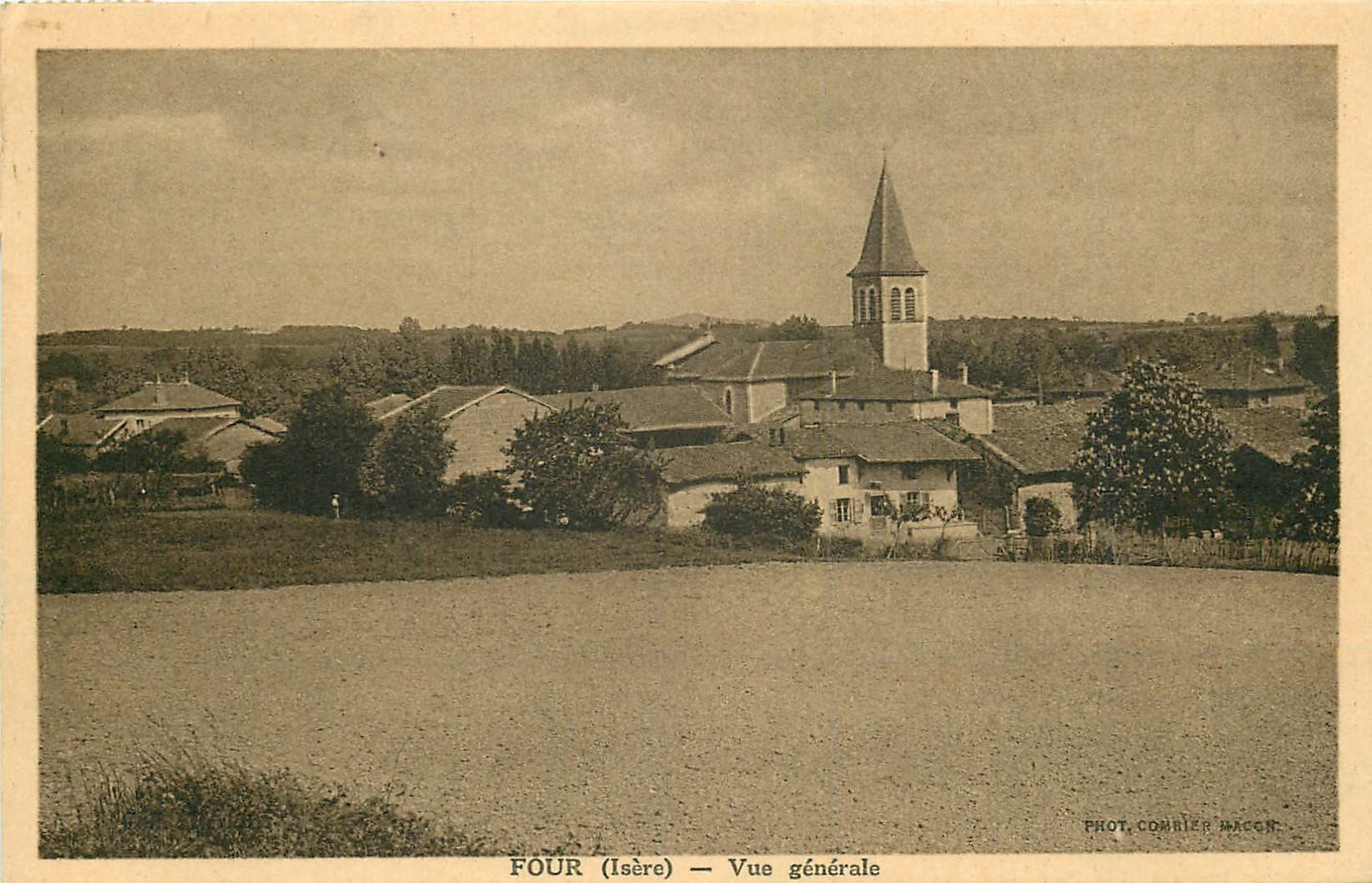 WW 38 FOURS. Le Village vers 1942...