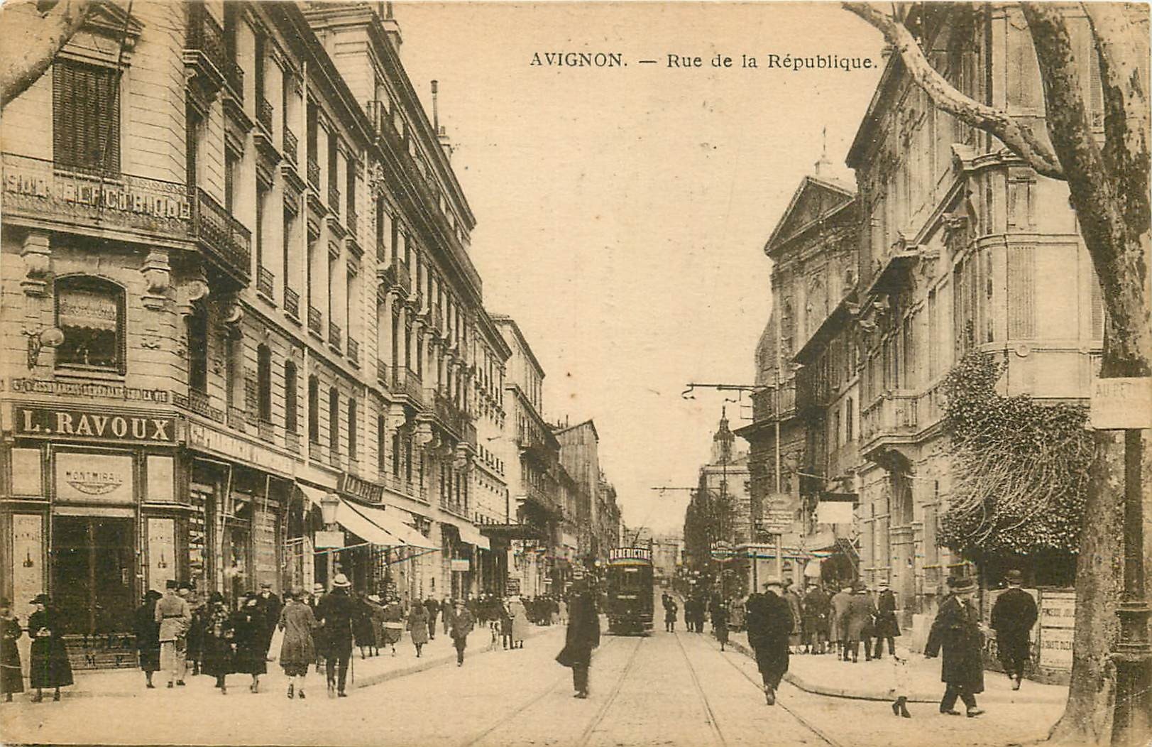 84 AVIGNON. Pharmacie Ravoux rue de la République 1924