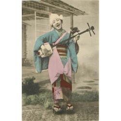 JAPON JAPAN. Geisha musicienne