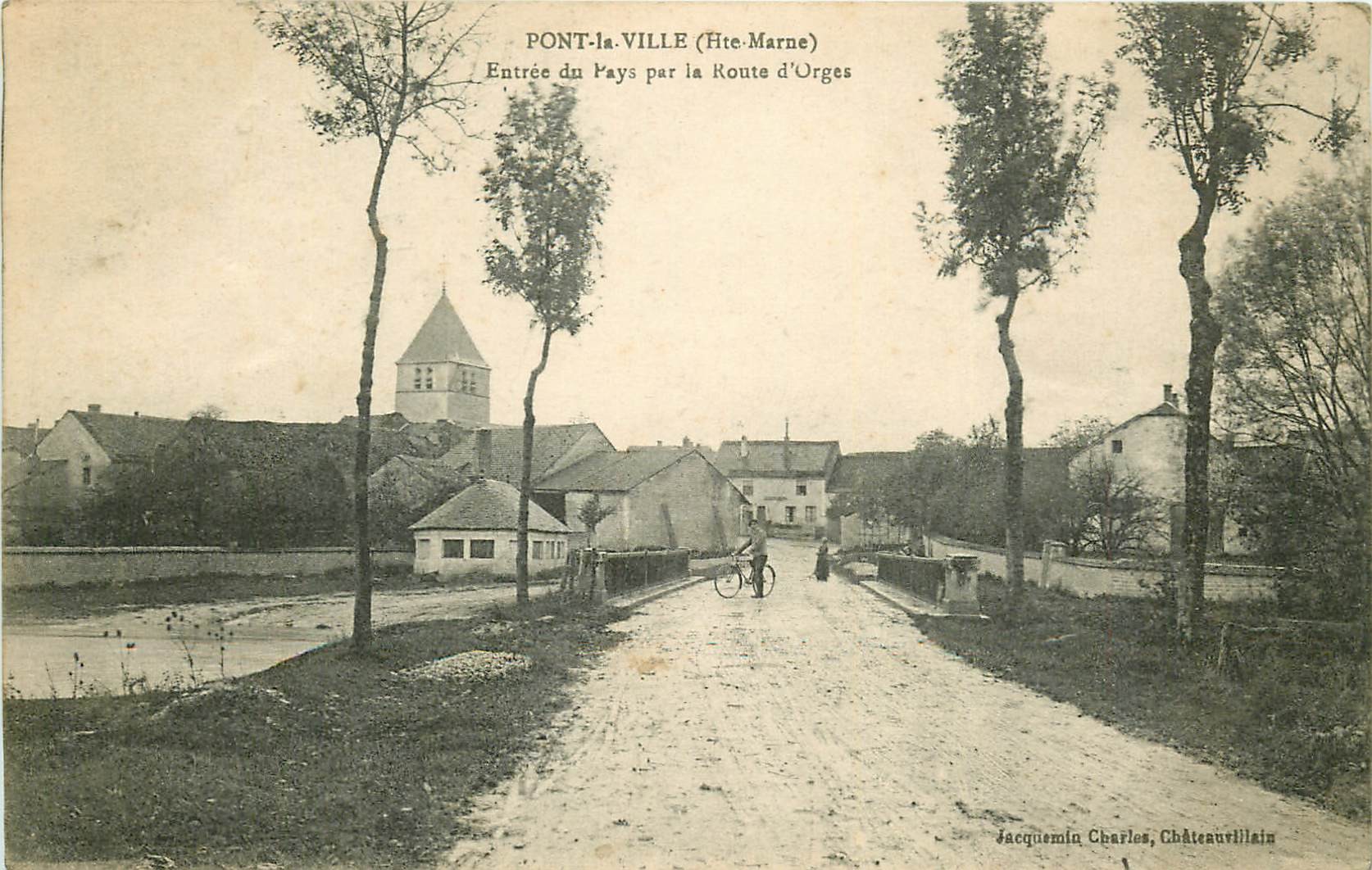 52 PONT-LA-VILLE. Cycliste Route d'Orges 1918