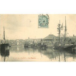 carte postale ancienne 14 CAEN. Top Promotion Chalutiers dans le Bassin 1906