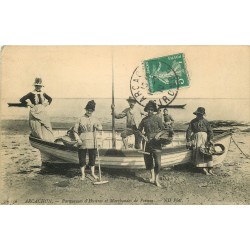 33 ARCACHON. Parqueuses d'Huîtres et Marchandes de Poisson 1910