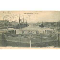 carte postale ancienne 14 CAEN. Top Promotion le Bassin Ecluse et Navire Saint-Rémy 1906