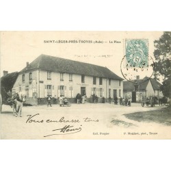 10 SAINT-LEGER-PRES-TROYES. Restaurant Poupier sur la Place 1907