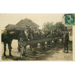 45 ORLEANS. Militaires avec Chevaux à l'Abreuvoir 1912 carte photo émaillographie