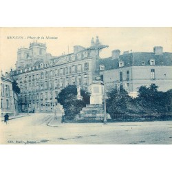2 Cpa 35 RENNES. Place de la Mission et Hôtel des Postes Place République