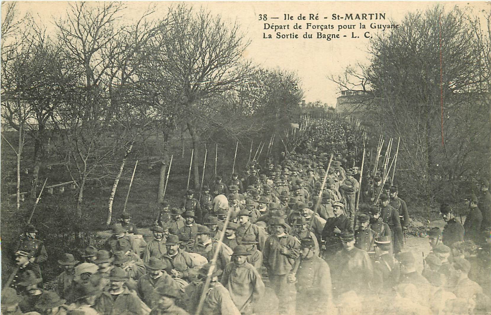 Bagne & bagnards - rare cpa St Martin ile de ré le bagne débarquement des forçats