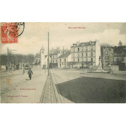 2 Cpa 94 BRY-SUR-MARNE. Place Daguerre et Quai du Halage