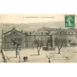 2 Cpa 12 DECAZEVILLE. Gendarmerie et vue sur la Ville