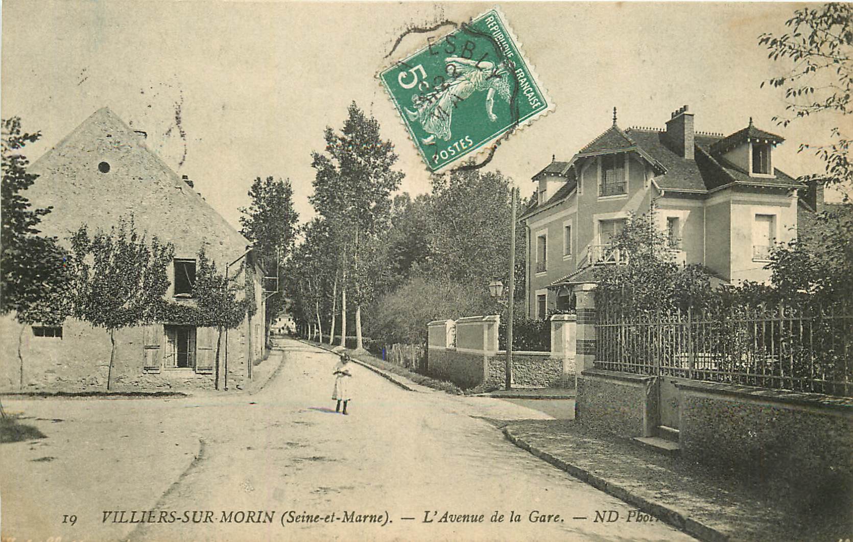 77 VILLIERS-SUR-MORIN. Avenue de la Gare 1911