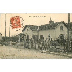 89 ANDREYES. Attelage au passage à niveau de la Gare 1910