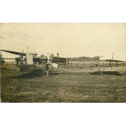 AVIATION. Très ancien Avion à hélice et pales sur les côtés