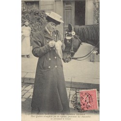 PARIS NOUVEAU. Les Femmes Cocher Cochère 1907. Reprisant ses chaussettes