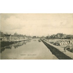 18 VIERZON FORGES. Quais du Canal et de la Pointerie avec Péniche