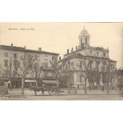 69 GIVORS. Hôtel de Ville et attelage devant le Café du XX° siècle