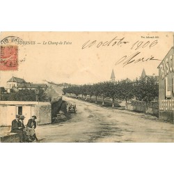 71 TOURNUS. Le Champ de Foire avec animation 1906