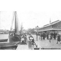 carte postale ancienne 14 TROUVILLE. La Poissonnerie 1911. Aqua Photo