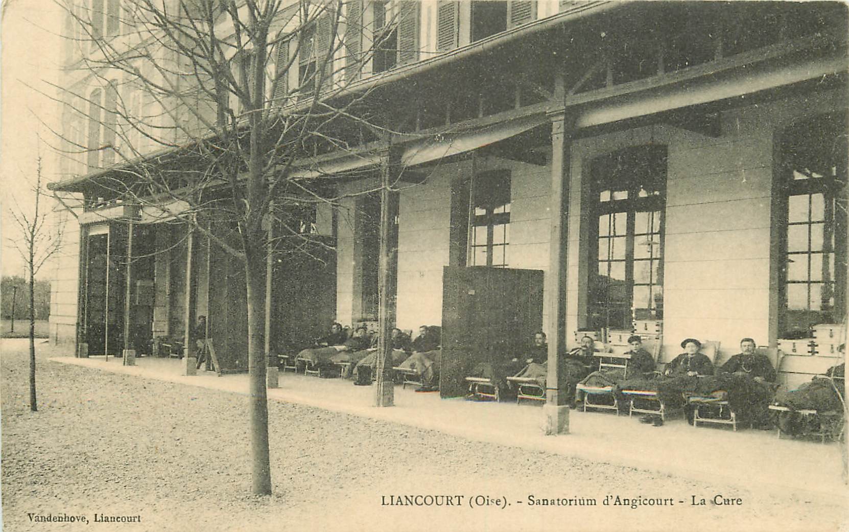 60 LIANCOURT. La Cure au Sanatorium d'Angicourt