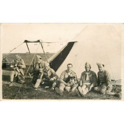 Groupe de Militaires du 2° Régiment d'Infanterie au campement
