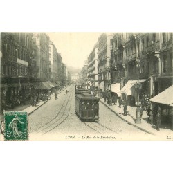 69 LYON. Tramway pub Byrrh rue de la République 1909