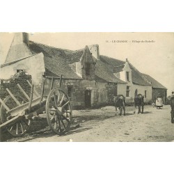 44 LE CROISIC. Paysannes et Vaches au Village de Rohello vers 1907