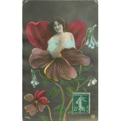 Carte postale montage surréalisme plastifiée. FEMME FLEUR 1908