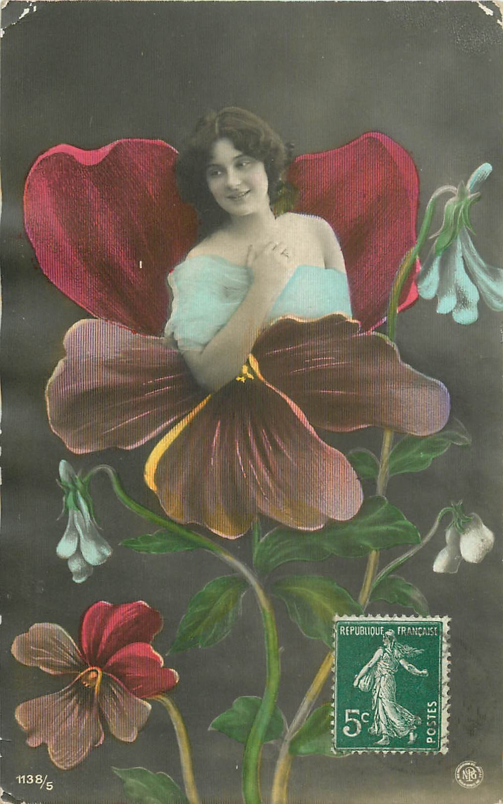 Carte postale montage surréalisme plastifiée. FEMME FLEUR 1908