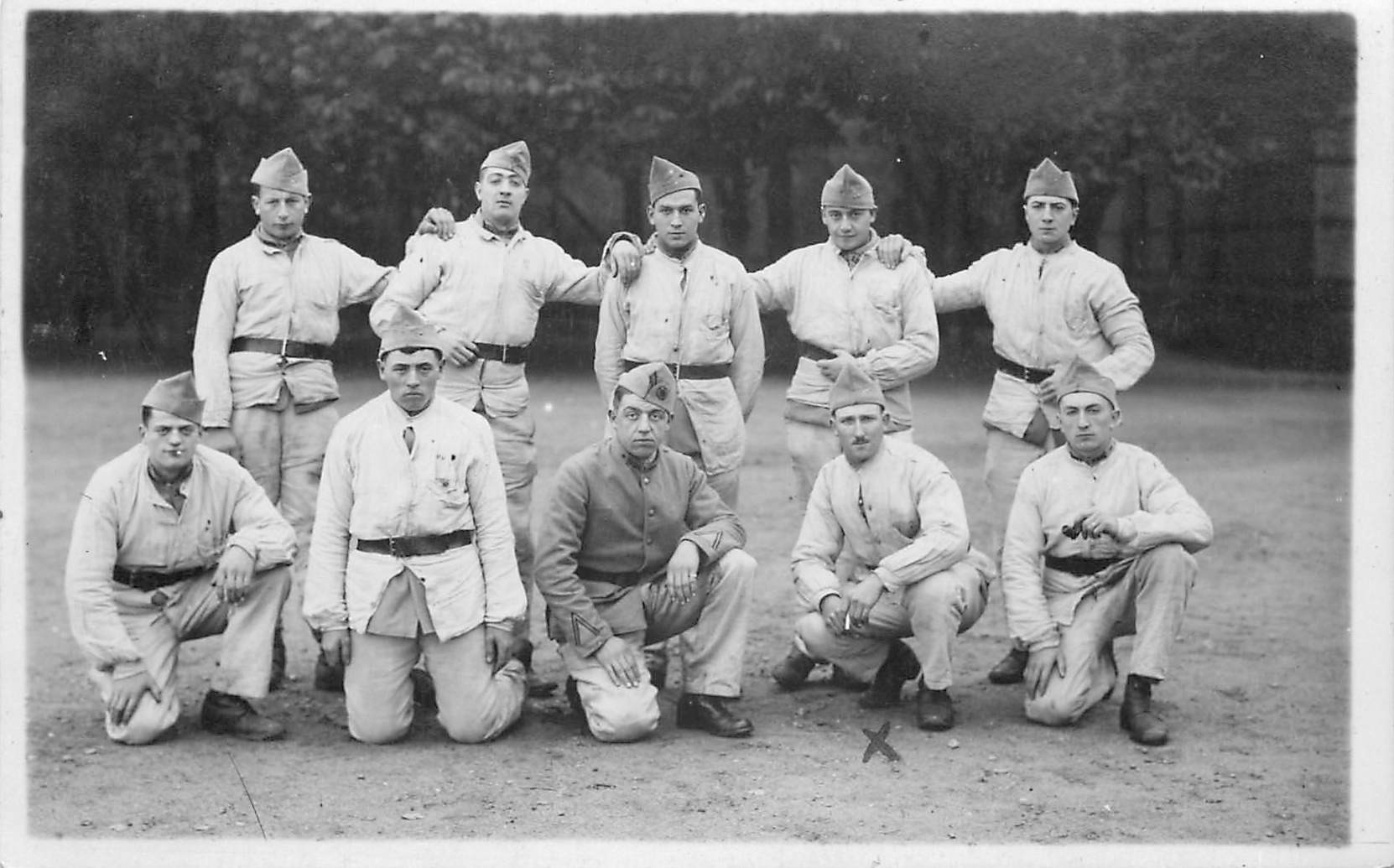 Militaires Casernes Soldats. Photo carte postale de poilus du 152 Régiment