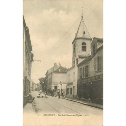 93 BAGNOLET. Ouvriers réparant les voies du tramway devant l'église