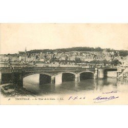 carte postale ancienne 14 TROUVILLE. Le Pont de la Gare 1904