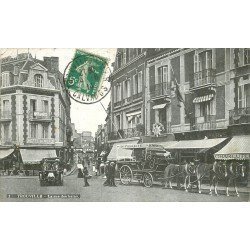 carte postale ancienne 14 TROUVILLE. Rue des Bains 1914 voiture ancienne Hôtel de Metz