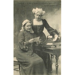 49 ANJOU. Coiffe de Saumur et Chalonnes-sur-Loire avec une lecture confidentielle 1906