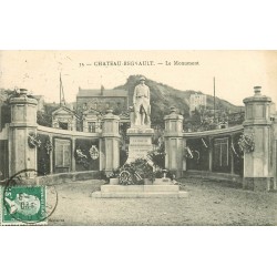 08 CHATEAU-REGNAULT. Le Monument aux Morts de la Grande Guerre 1925