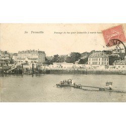 carte postale ancienne 14 TROUVILLE. Passage du Bac pour Deauville 1905 à Marée basse