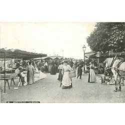carte postale ancienne 14 TROUVILLE. Le Marché. Aqua Photo