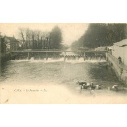 carte postale ancienne 14 CAEN. Top Promotion Laveuses à la Passerelle