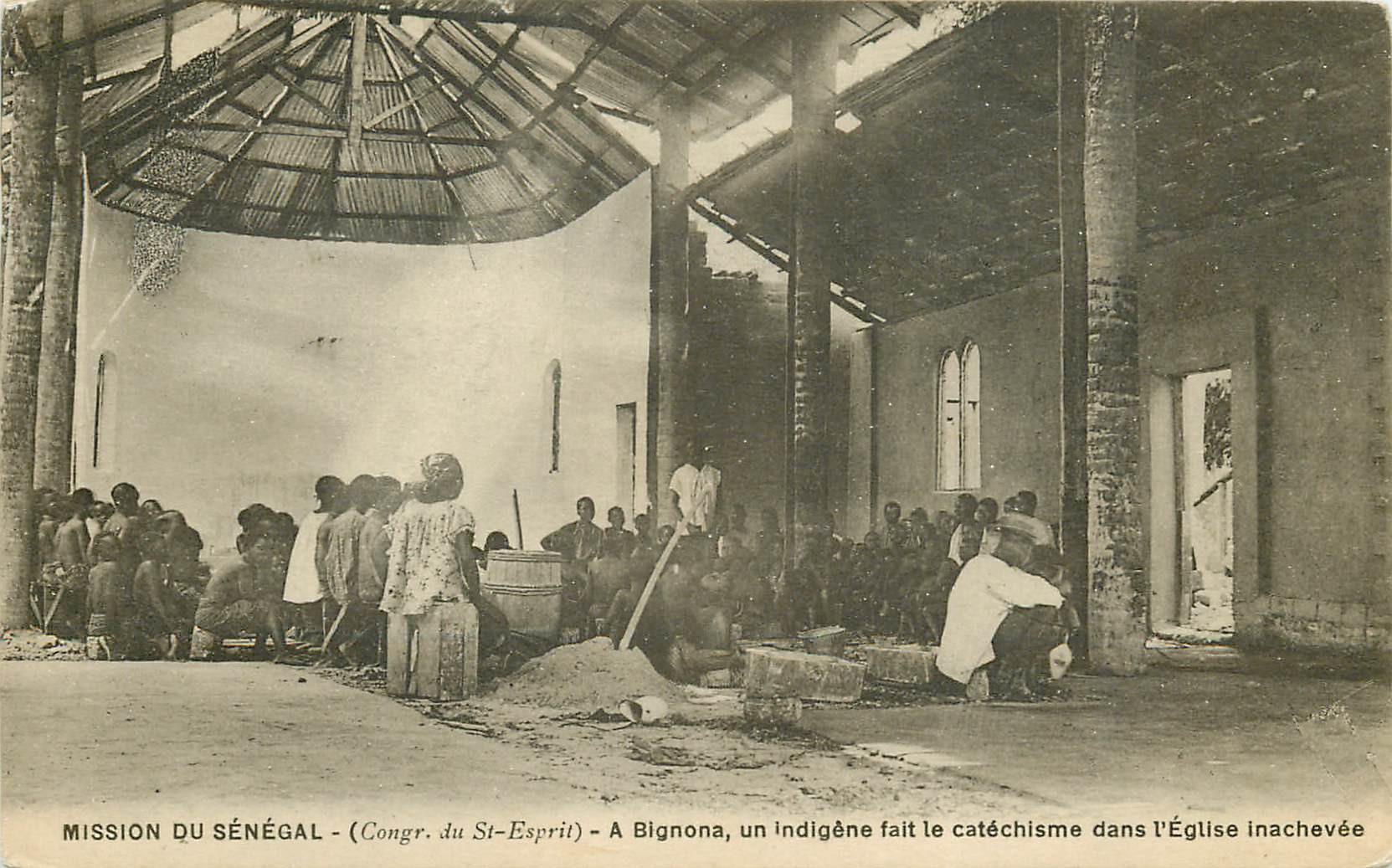 SENEGAL. Le Cathéchisme dans l'Eglise inachevée à Bignona 1924