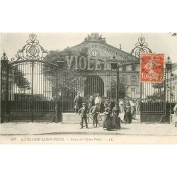 93 PLAINE SAINT-DENIS. Sortie des Ouvrières de l'Usine de parfums Violet